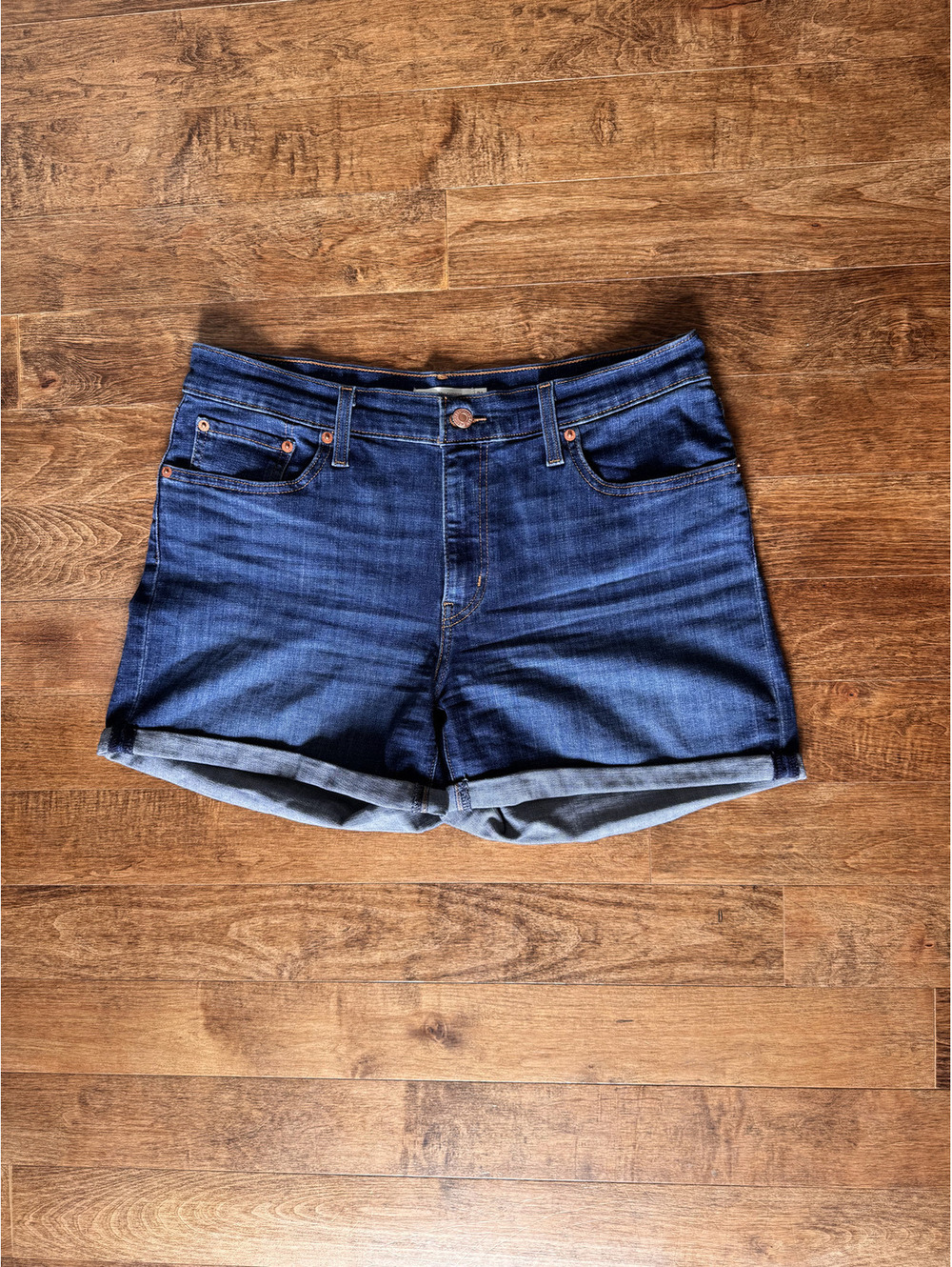 Levi's Mid Length Shorts Womens 31 Medium Wash Cuffed Zip Fly